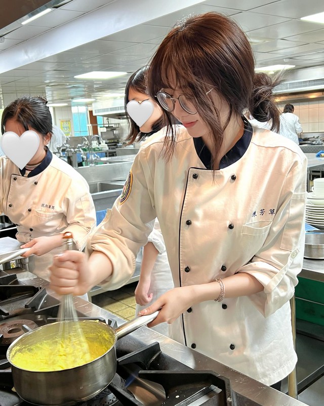 Xuất hiện đối thủ của "Zin thích nấu ăn", nữ đầu bếp răng khểnh gây thương nhớ!- Ảnh 6.