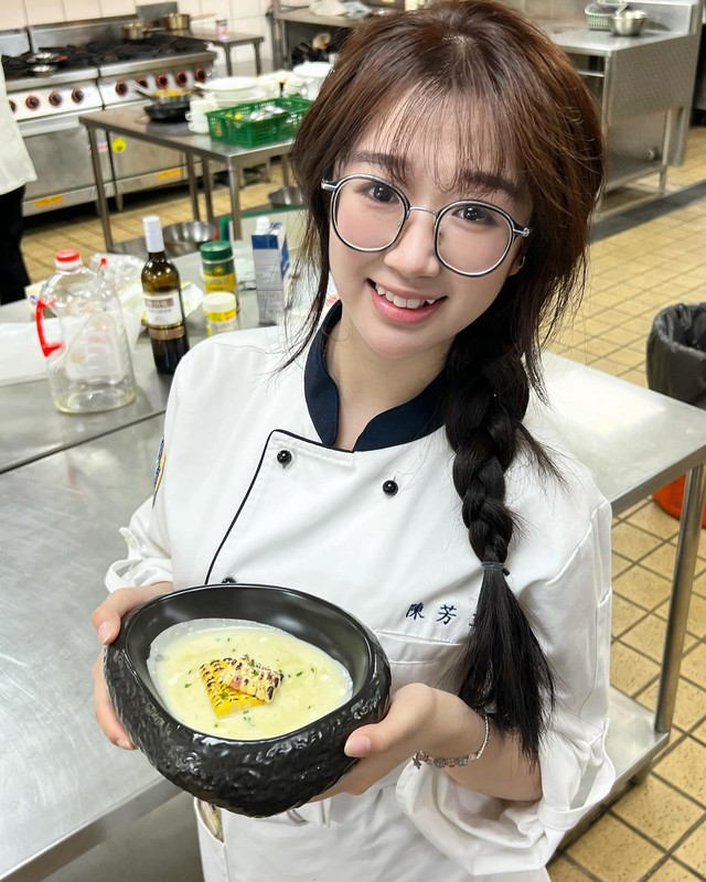 Xuất hiện đối thủ của "Zin thích nấu ăn", nữ đầu bếp răng khểnh gây thương nhớ!- Ảnh 5.