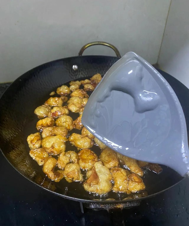 Vì sức khỏe cả nhà tôi khẩn thiết khuyên bạn "tống khứ" 10 món đồ này đi- Ảnh 4.