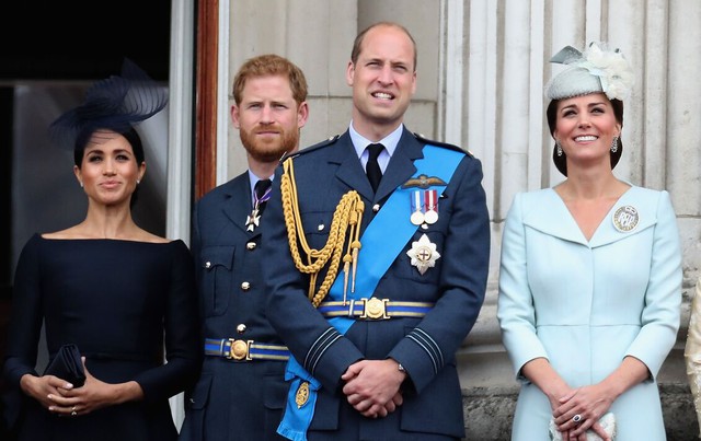Lượt theo dõi nói lên tất cả: Meghan Markle lép vế trước Vương phi Kate trên Instagram?- Ảnh 2. Lượt theo dõi nói lên tất cả: Meghan Markle lép vế trước Vương phi Kate trên Instagram?- Ảnh 2.