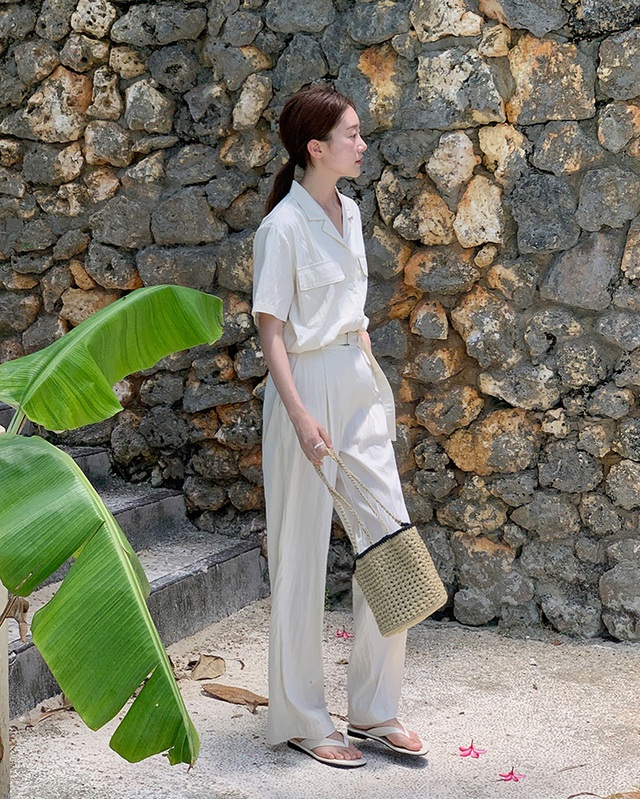 10 cách phối quần ống rộng đơn giản mà vẫn giúp chị em mặc đẹp suốt mùa hè- Ảnh 1.