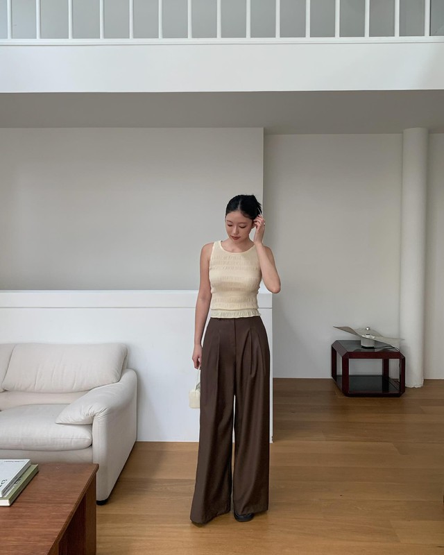 10 cách phối quần ống rộng đơn giản mà vẫn giúp chị em mặc đẹp suốt mùa hè- Ảnh 8.
