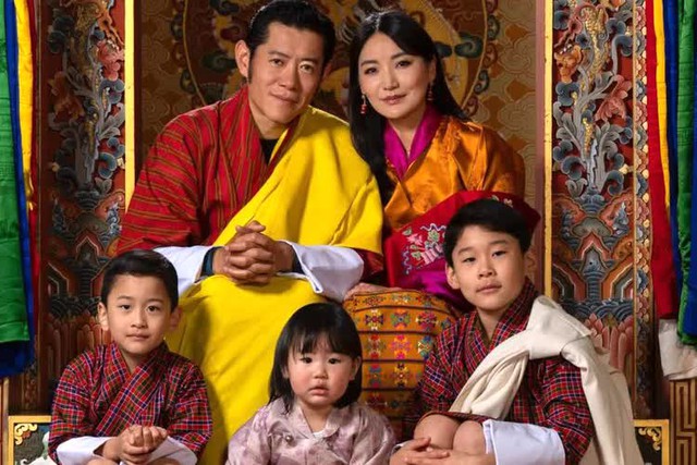 "Hoàng hậu đẹp nhất châu Á" kỷ niệm sinh nhật 35 tuổi bằng 1 bức ảnh, hé lộ cuộc sống hoàng gia Bhutan bí ẩn- Ảnh 1. "Hoàng hậu đẹp nhất châu Á" kỷ niệm sinh nhật 35 tuổi bằng 1 bức ảnh, hé lộ cuộc sống hoàng gia Bhutan bí ẩn- Ảnh 1.