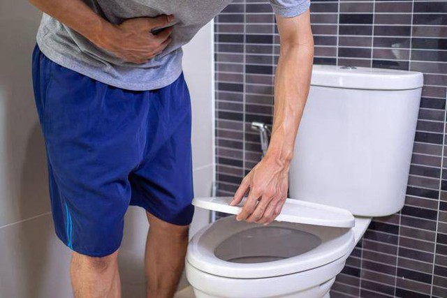 Không gặp 5 bất thường này buổi sáng thì chúc mừng bạn có thận khỏe mạnh, thấy "hai đen, một hôi" thì phải khám ngay- Ảnh 1.