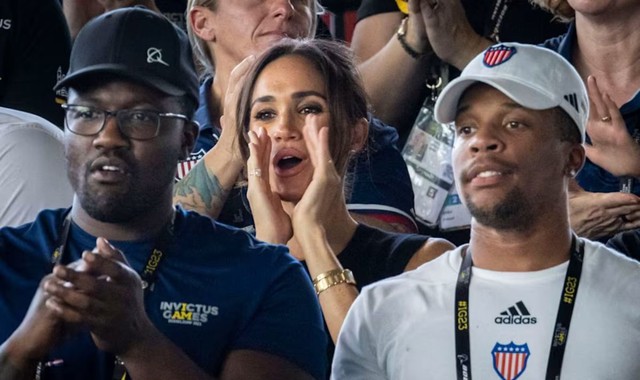 Meghan Markle khoe nhẫn kim cương trị giá khoảng 1,7 tỷ đồng khi đăng ảnh hiếm của con gái Lilibet- Ảnh 1. Meghan Markle khoe nhẫn kim cương trị giá khoảng 1,7 tỷ đồng khi đăng ảnh hiếm của con gái Lilibet- Ảnh 1.