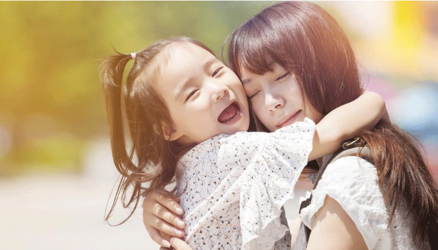 Chỉ cần mẹ nói 3 câu này mỗi ngày, con lớn lên tự tin, tràn ngập yêu thương- Ảnh 2. Chỉ cần mẹ nói 3 câu này mỗi ngày, con lớn lên tự tin, tràn ngập yêu thương- Ảnh 2.
