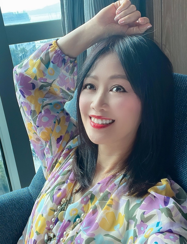 Chúc Anh Đài đẹp nhất màn ảnh U60 mà ngỡ như mới 30, trẻ mãi không già nhờ phim giả tình thật- Ảnh 10.