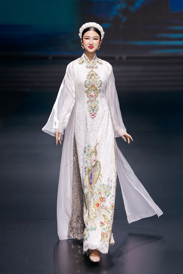 Sao mai Nguyễn Thu Hằng tái xuất, hát mở màn show thời trang Cao Minh Tiến- Ảnh 7.