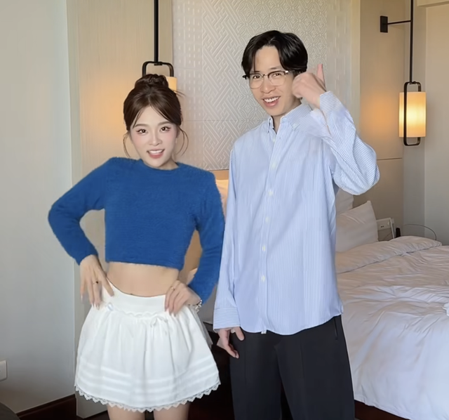 2 mỹ nhân tình cũ ViruSs rủ nhau đọ sắc khét lẹt trên thảm đỏ, có phát biểu lạ gây sốc- Ảnh 1.