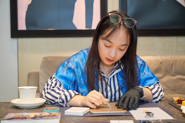 Không ồn ào nhưng chạm sâu: Lan Chi Vũ và hành trình gìn giữ những giá trị thật.- Ảnh 8. Không ồn ào nhưng chạm sâu: Lan Chi Vũ và hành trình gìn giữ những giá trị thật.- Ảnh 8.