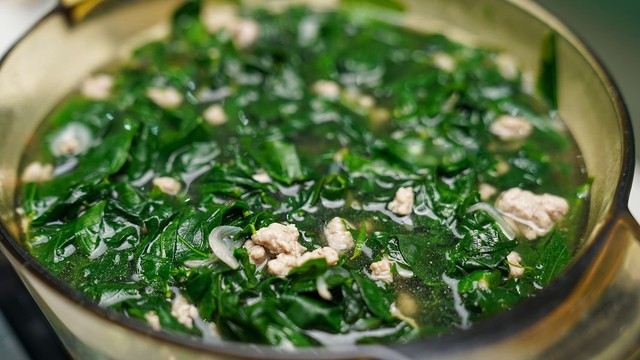 Loại rau bình dân 3.000đ một mớ, giàu sắt gấp 7 lần thịt bò, chợ Việt bán vô số mà nhiều người không biết mua- Ảnh 3. Loại rau bình dân 3.000đ một mớ, giàu sắt gấp 7 lần thịt bò, chợ Việt bán vô số mà nhiều người không biết mua- Ảnh 3.