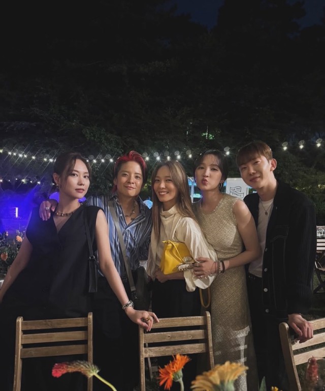 Lộ bằng chứng "tình đầu quốc dân" Suzy bị hội chị em thân thiết cô lập giữa sự kiện toàn sao hạng A- Ảnh 15.
