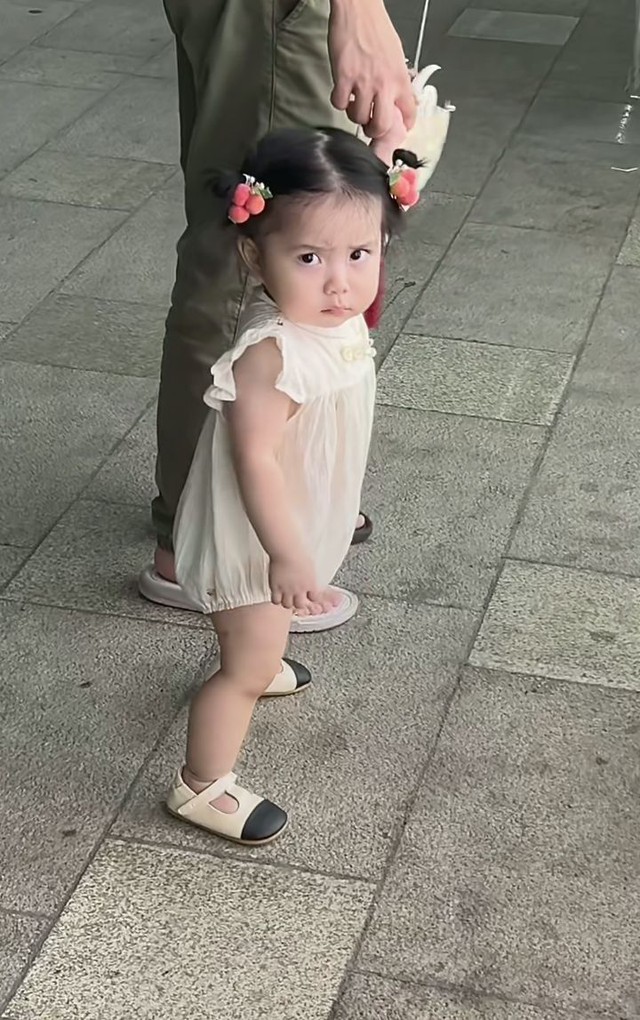 Bỗng 1 ngày, em bé ngoan xinh yêu của bố mẹ nói KHÔNG với cả thế giới: Đừng lo lắng, đây là dấu hiệu TỐT!- Ảnh 2. Bỗng 1 ngày, em bé ngoan xinh yêu của bố mẹ nói KHÔNG với cả thế giới: Đừng lo lắng, đây là dấu hiệu TỐT!- Ảnh 2.
