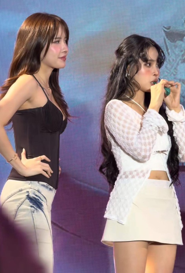 Bắt cận thái độ ca nương Kiều Anh khi thành "nạn nhân" trò đùa kém duyên của Thiều Bảo Trâm- Ảnh 1. Bắt cận thái độ ca nương Kiều Anh khi thành "nạn nhân" trò đùa kém duyên của Thiều Bảo Trâm- Ảnh 1.