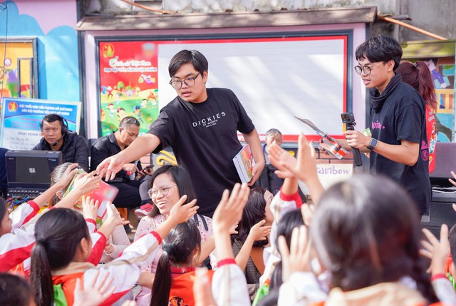 “Cây hài nhí” quốc dân Bi Béo cao lớn bất ngờ sau 10 năm, ca hát đóng kịch vẫn không hot bằng meme khai giảng!- Ảnh 17.