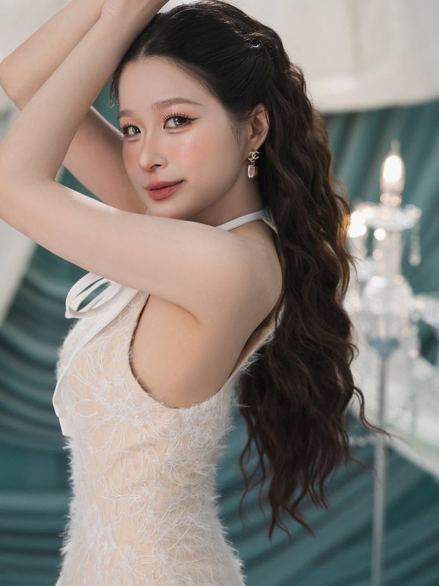 Ngắm diện mạo của "Rich kid" Chao bên thềm tuổi mới, gợi cảm, quyến rũ khác hẳn khi mới nổi- Ảnh 11.