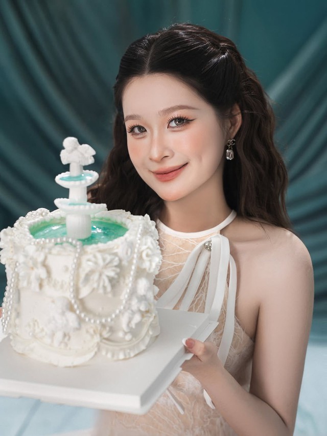 Ngắm diện mạo của "Rich kid" Chao bên thềm tuổi mới, gợi cảm, quyến rũ khác hẳn khi mới nổi- Ảnh 9.