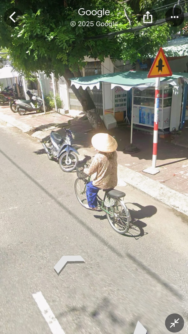 Google Maps hóa cỗ máy thời gian, thấy người thân đã mất ở ngay trước nhà: Trend này tốn nước mắt- Ảnh 1.