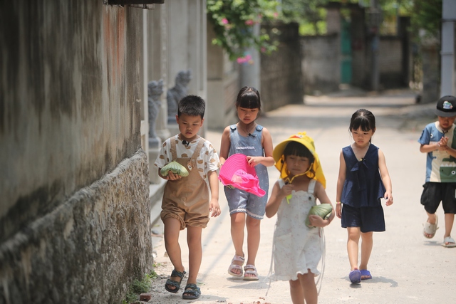 2 bình rượu mơ bất ngờ "gây chiến", nhưng cách dạy con của Neko Lê mới là điều khiến dân tình quan tâm- Ảnh 7.