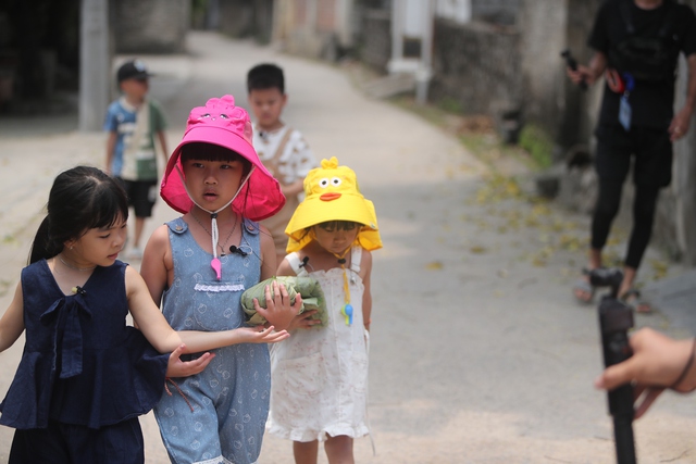 2 bình rượu mơ bất ngờ "gây chiến", nhưng cách dạy con của Neko Lê mới là điều khiến dân tình quan tâm- Ảnh 8.