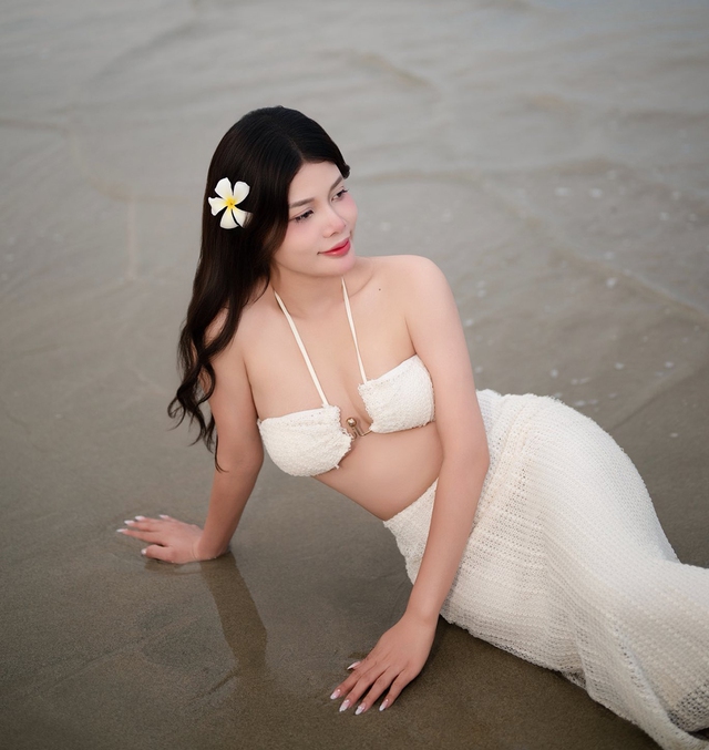 Huấn luyện viên Văn Sỹ Sơn U60 vẫn cưới vợ trẻ đẹp, vóc dáng quyến rũ cùng phong cách sống hiện đại- Ảnh 5.