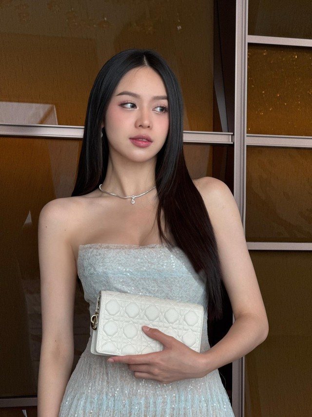 Hoa hậu Thanh Thuỷ đã chính thức "soán ngôi" Thuỳ Tiên- Ảnh 5. Hoa hậu Thanh Thuỷ đã chính thức "soán ngôi" Thuỳ Tiên- Ảnh 5.