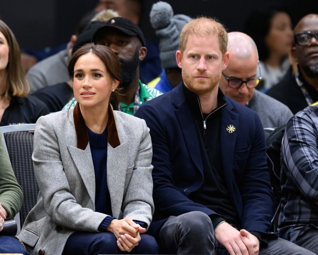 Meghan Markle bị tố lợi dụng Vương tử Harry làm "bàn đạp tiến thân"- Ảnh 1.