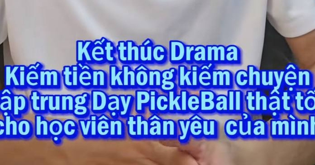 Hóng drama Pickleball Hà Nội: Thầy thu 300k/giờ, lịch kín cả tuần nhưng xem đánh không khác gì "newbie"?- Ảnh 4. Hóng drama Pickleball Hà Nội: Thầy thu 300k/giờ, lịch kín cả tuần nhưng xem đánh không khác gì "newbie"?- Ảnh 4.