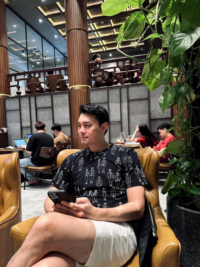 Cặp "đũa lệch" 14 tuổi Vbiz lộ dấu hiệu bất thường: Người tuyên bố độc thân, người "mất tăm mất tích"- Ảnh 2. Cặp "đũa lệch" 14 tuổi Vbiz lộ dấu hiệu bất thường: Người tuyên bố độc thân, người "mất tăm mất tích"- Ảnh 2.