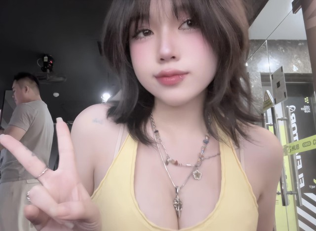 Hot girl phòng net lại trổ tài "lên đồ", flex vóc dáng nóng bỏng ngắm mãi không chán!- Ảnh 12.