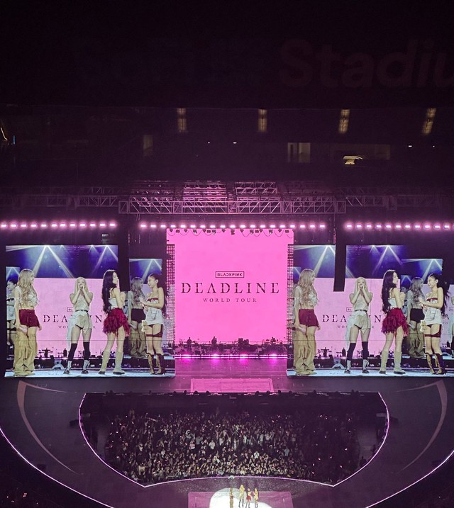 Concert BLACKPINK ở Mỹ bị chê xuống cấp, 1 sự cố khiến Lisa gặp nguy hiểm- Ảnh 1.