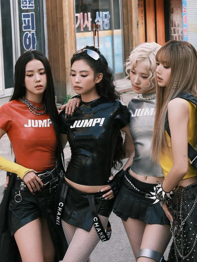 Concert BLACKPINK ở Mỹ bị chê xuống cấp, 1 sự cố khiến Lisa gặp nguy hiểm- Ảnh 11.