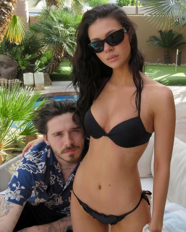 Hai quý tử nhà Beckham tung ảnh đưa gái út Harper đi chơi hậu "block" anh cả-chị dâu, thiếu Brooklyn vẫn vui vẻ lắm!- Ảnh 3. Hai quý tử nhà Beckham tung ảnh đưa gái út Harper đi chơi hậu "block" anh cả-chị dâu, thiếu Brooklyn vẫn vui vẻ lắm!- Ảnh 3.