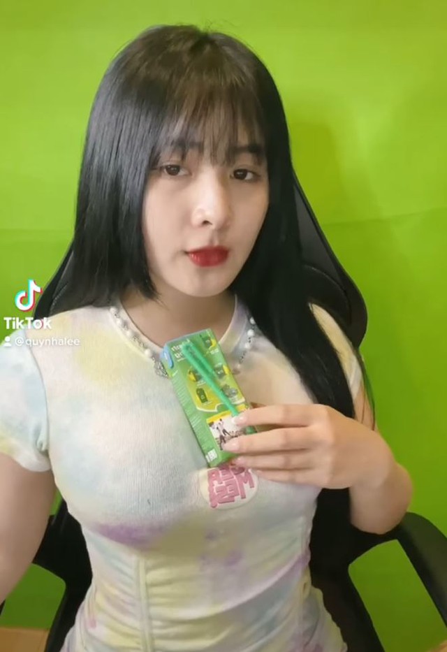Hot girl ngoại quốc flex vóc dáng với "trend lạ", cư dân mạng nhớ ngay đến clip gần 40 triệu view của Quỳnh Alee- Ảnh 6.