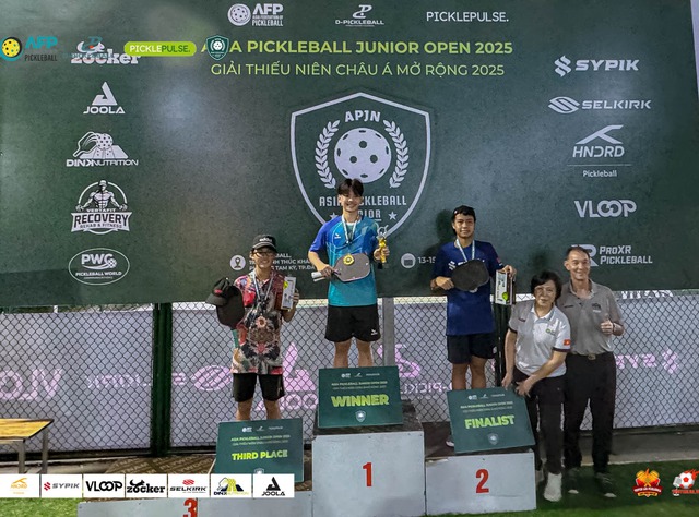 Pickleball Việt Nam "out trình", đại thắng tại giải châu Á: Lê Xuân Đức và Sophia Phương Anh giành cú đúp HCV- Ảnh 2.