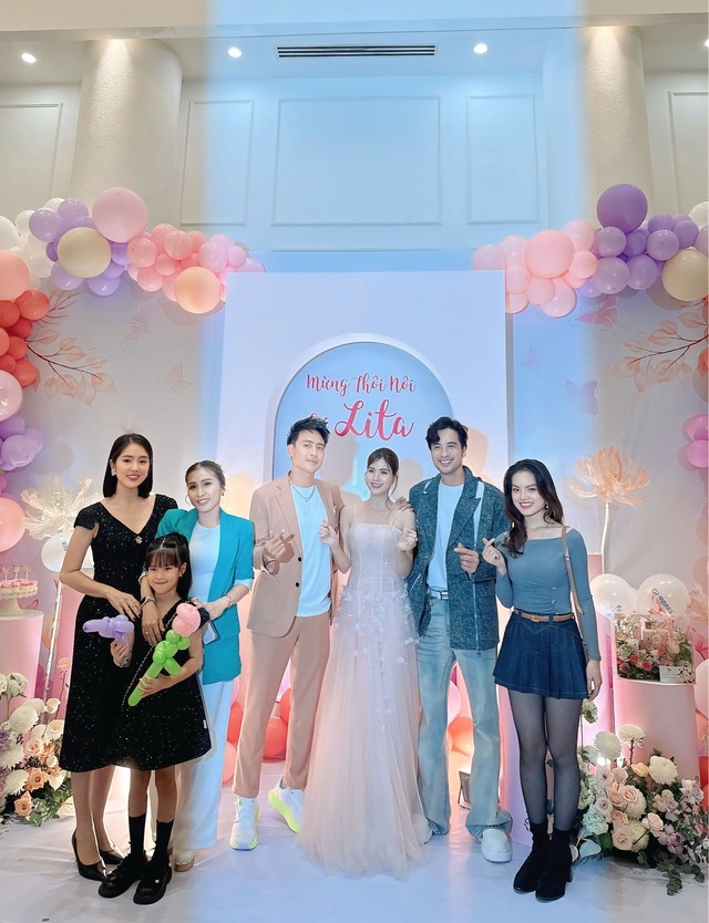 Lê Phương đưa con gái dự tiệc, lời nhắn giản dị bất ngờ khiến khán giả xúc động nhớ đến Quý Bình- Ảnh 3.