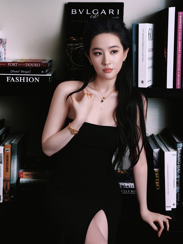 37 tuổi, Lưu Diệc Phi rũ bỏ hình tượng “thần tiên tỷ tỷ”, bước vào vai diễn gai góc nhất sự nghiệp- Ảnh 1.