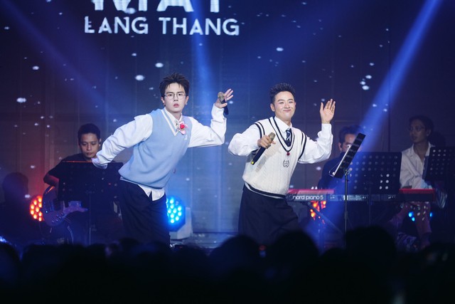 6,7 triệu lượt xem 2 nam ca sĩ Việt nhìn nhau tình tứ: “Từ lâu anh chỉ xem chúng ta như hai chị em”- Ảnh 4.