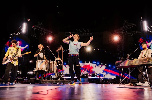 Nực cười CEO chỉ trích Coldplay khi bị bóc ngoại tình: Nên nhớ tham gia concert là chấp nhận hình ảnh sẽ được sử dụng!- Ảnh 5.