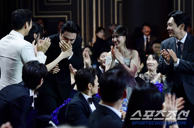 Không tin được đây là Lee Kwang Soo?- Ảnh 9.