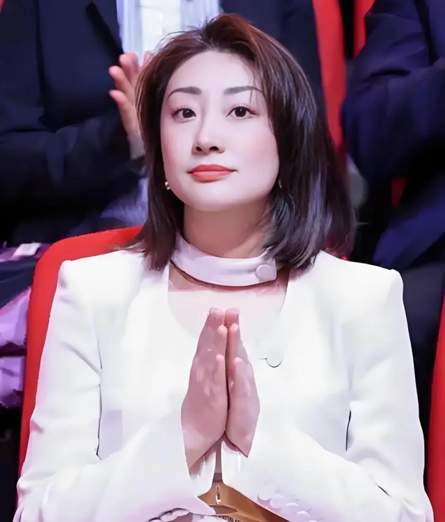 Ái nữ "gia-tộc-giải-khát" từng giàu nhất Trung Quốc bị 3 người tự xưng em ruột kiện tranh chấp khối tài sản tỷ đô- Ảnh 2.