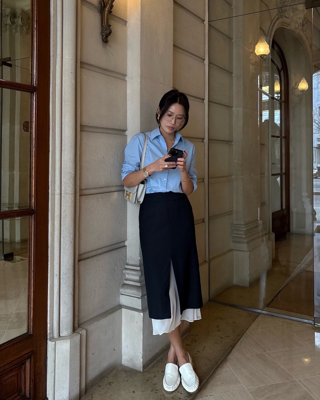 Kiểu chân váy đơn giản mà giờ đi đâu cũng gặp, cứ mặc lên là sang xịn mịn miễn bàn- Ảnh 1.