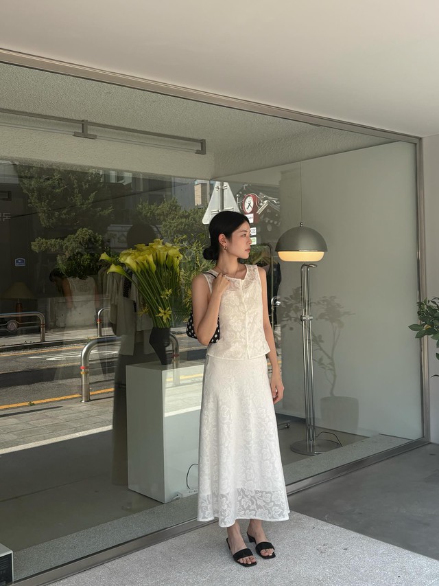 Kiểu chân váy đơn giản mà giờ đi đâu cũng gặp, cứ mặc lên là sang xịn mịn miễn bàn- Ảnh 6.