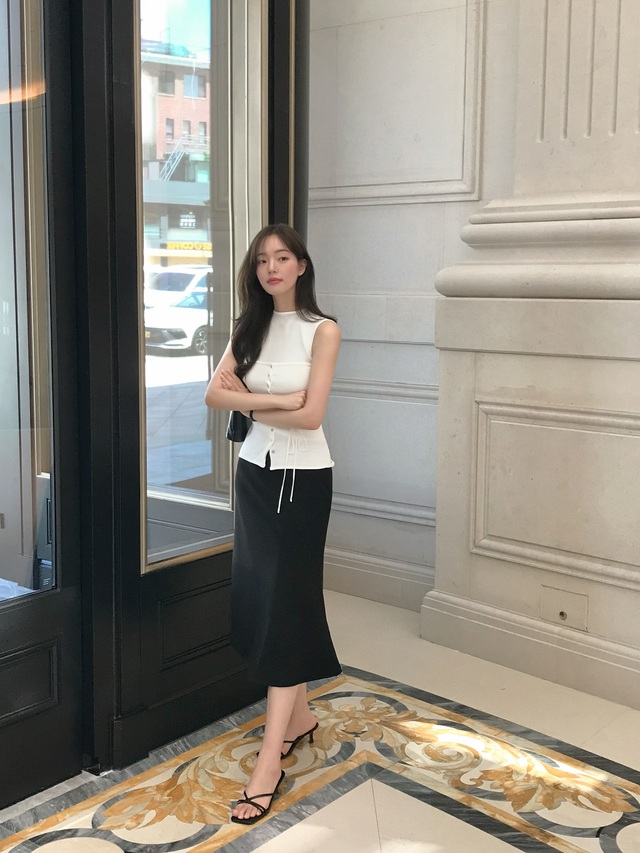 Kiểu chân váy đơn giản mà giờ đi đâu cũng gặp, cứ mặc lên là sang xịn mịn miễn bàn- Ảnh 10.