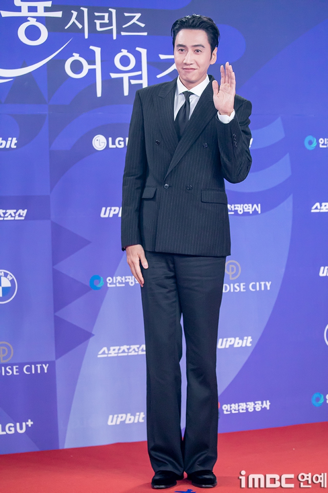 Không tin được đây là Lee Kwang Soo?- Ảnh 4.