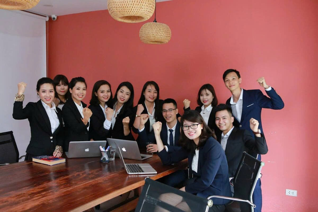 Đồng phục công sở: "Chìa khóa" định hình văn hóa doanh nghiệp- Ảnh 1.