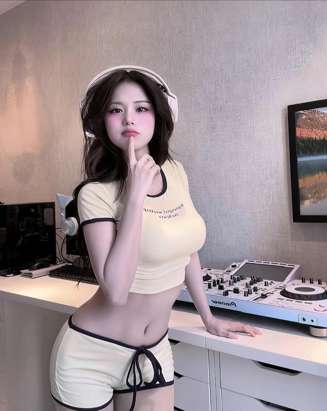 Nữ streamer khiến người xem hốt hoảng với video mới, thu hút cả triệu view chỉ sau 2 ngày đăng tải- Ảnh 2.