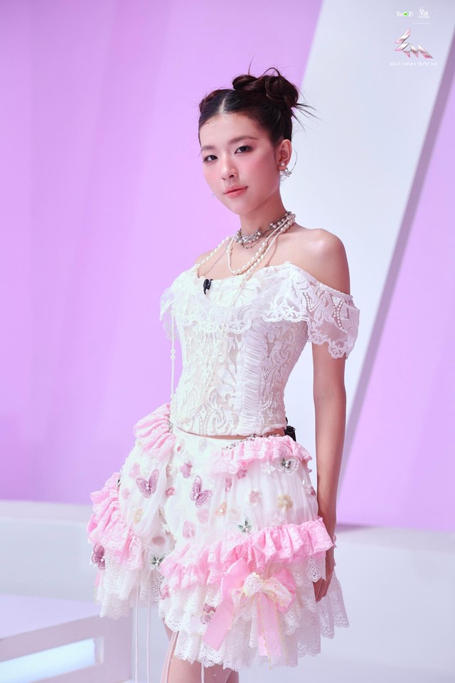 Phát ngôn gây sốc của 1 Em Xinh: "Tôi cực kỳ thích đẻ, thích đau đớn và bị hành khi mang thai"- Ảnh 1.