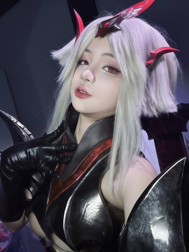 Sợ flop sau 2 tháng "lặn không sủi tăm", nữ cosplayer tái xuất với màn trình diện khó rời mắt- Ảnh 4.