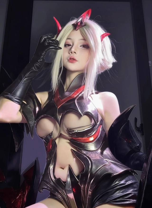 Sợ flop sau 2 tháng "lặn không sủi tăm", nữ cosplayer tái xuất với màn trình diện khó rời mắt- Ảnh 3.